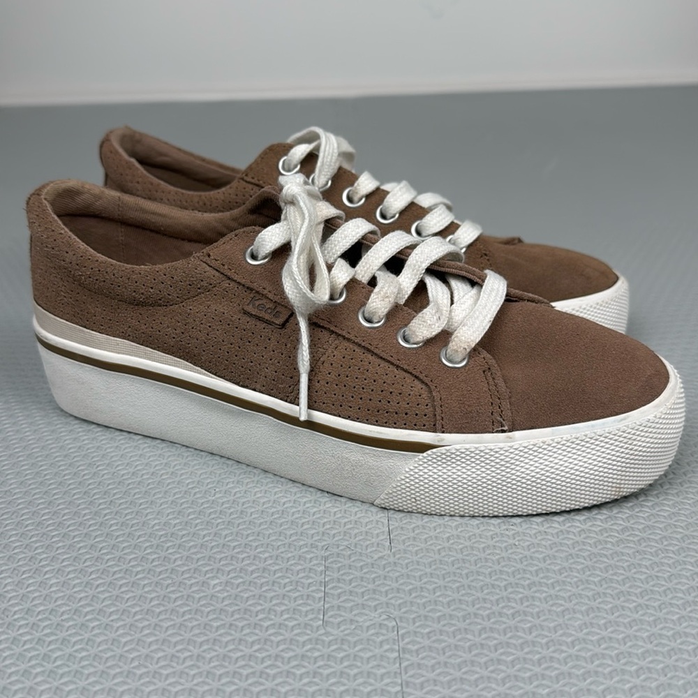 Keds platform heel in size 6.